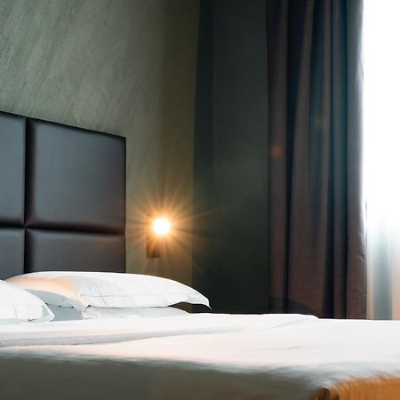 Point Hotel Piove di Sacco Bagian luar foto